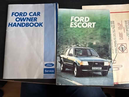 Photo of free Vintage Ford escort handbook (Hatch Warren RG22) #1