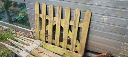 Photo of free picket fence and gate (Abingdon OX14) #1