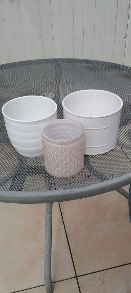 Photo of free 3 Indoor plant pots (Whitegrove RG42) #1