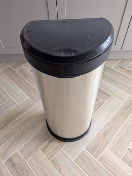 Photo of free Curved Kitchen Bin (Enfield EN2) #1