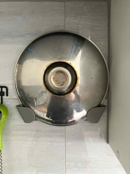 Photo of free 1 pan lid holder (Waddon) #2