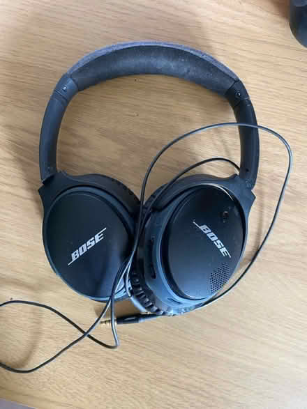 Photo of free Bose headphones (CF5 1FA) #1