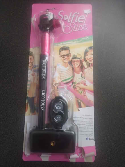 Photo of free Pink selfie stick (Wigston LE18) #1