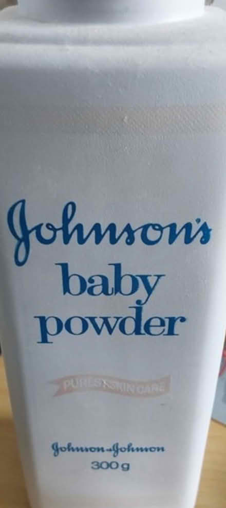 Photo of free Johnsons baby powder, contains TALC (Finchley n12) #1