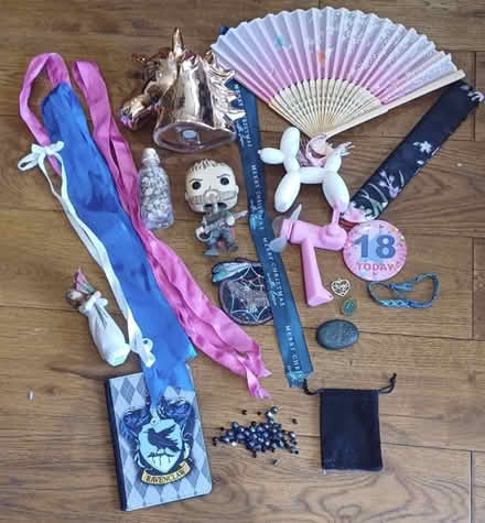 Photo of free Teen girl nik-naks (Brailsford DE6) #1