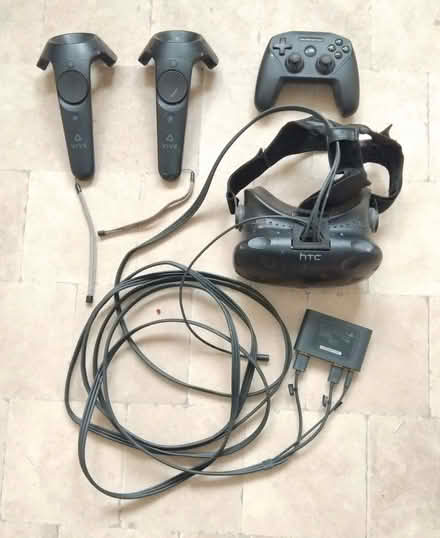 Photo of free VR Headset and handsets - Spares or Repair (Panshanger AL7) #1
