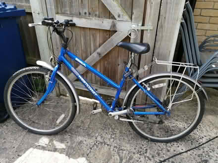 Photo of free Female 15-speed bike (Peterhouse Mews CB4) #3