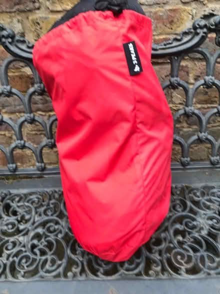 Photo of free 3 Peaks Waterproof Dog Bed (Richmond TW9) #1