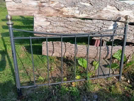 Photo of free Metal head and footboard (Pant SY10) #2