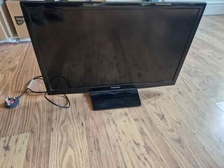 Photo of free Samsung 24 inch TV (Kidsgrove ST7) #1