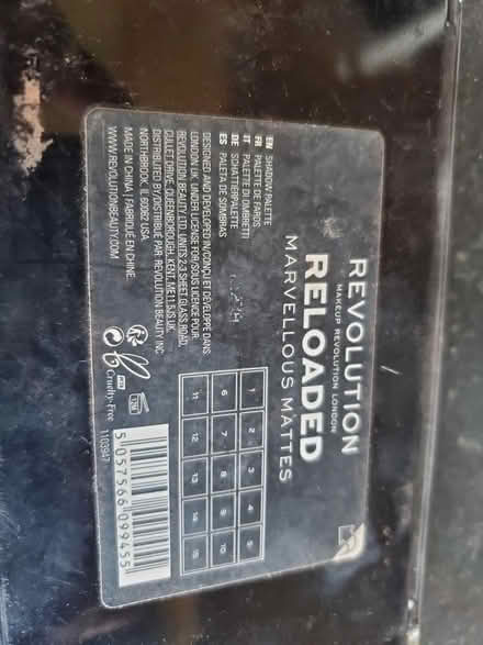 Photo of free Makeup palette Revolution (Clayton Bridge M40) #2