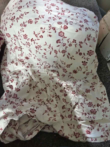 Photo of free 2 x single duvets (Holmer Green HP15) #1