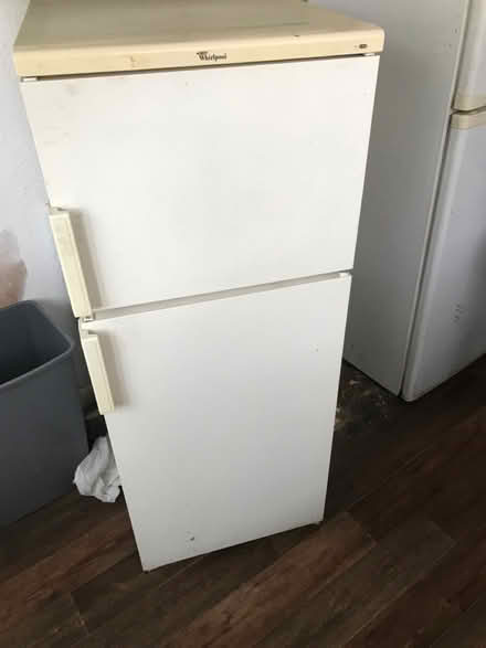 Photo of free Whirlpool fridge freezer (Le5 north evington) #1