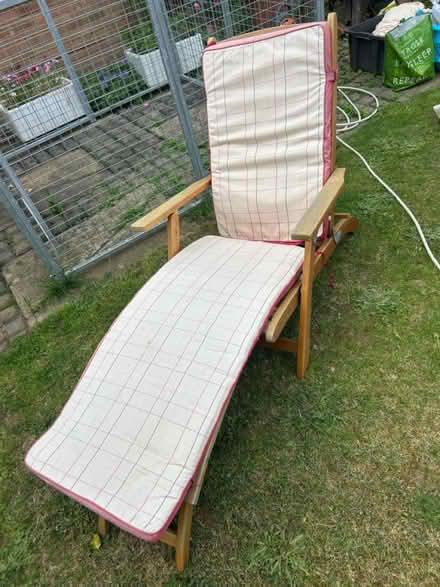 Photo of free Garden chair / lounger (AL3 near Waitrose) #1