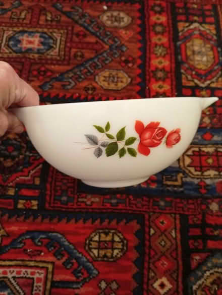 Photo of free Vintage Pyrex Roses Mixing Bowl (Buxworth SK23) #1