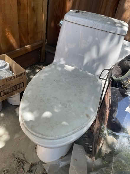 Photo of free Standard toilet (Pleasanton, Ca) #1