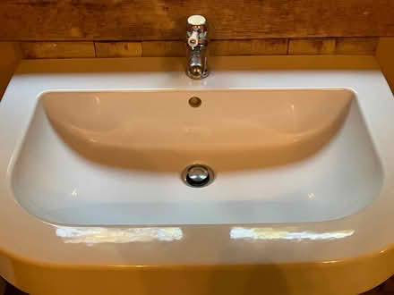 Photo of free Large bathroom pedestal sink and bidet, incl. mixer taps (Wargrave RG10) #3