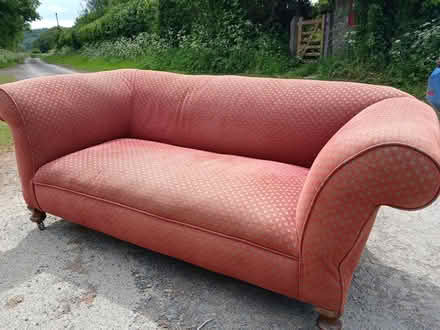 Photo of free Vintage chesterfield (Presteigne/Nash) #1