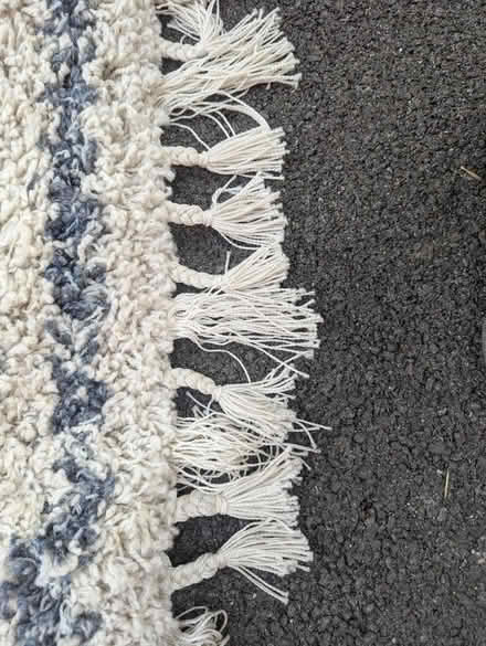 Photo of free White and blue rug (Thatcham, West Berkshire) #2