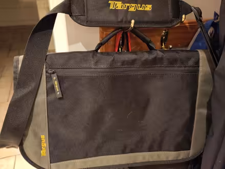 Photo of free Targus laptop bag (Claverton) #1