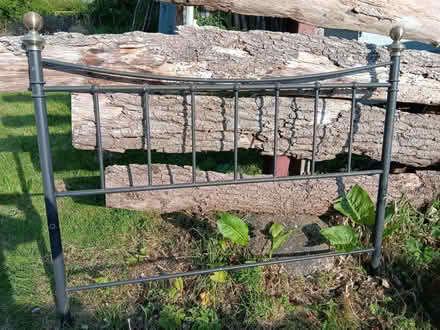 Photo of free Metal head and footboard (Pant SY10) #1