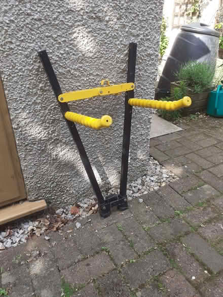 Photo of free bicycle mount frame (Kendal LA9) #2