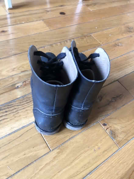 Photo of free vegan boots (Washington Heights) #2