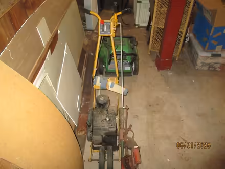 Photo of free Gas-powered edger (Seattle - Greenlake) #2