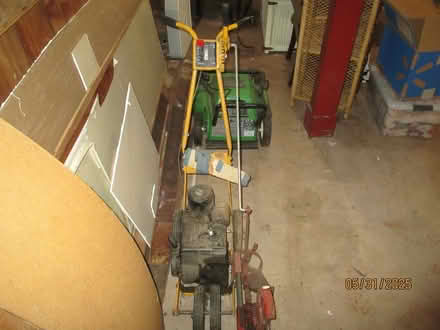 Photo of free Gas-powered edger (Seattle - Greenlake) #2