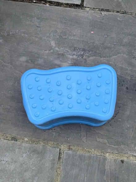 Photo of free blue plastic step (NN3 Meadowfields) #1