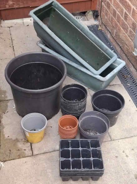 Photo of free Plant pots, tub and troughs (Woolston WA1) #2