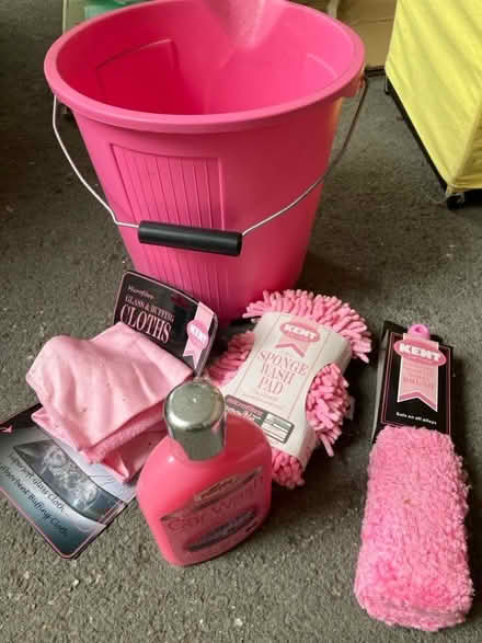 Photo of free Set of pink car washing items (Hulme M15) #1