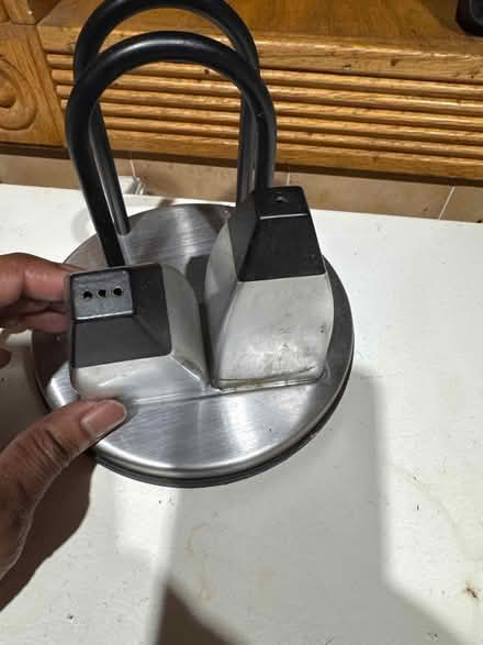 Photo of free Salt/Pepper shakers & napkin holder (Stuyvesant Heights) #2