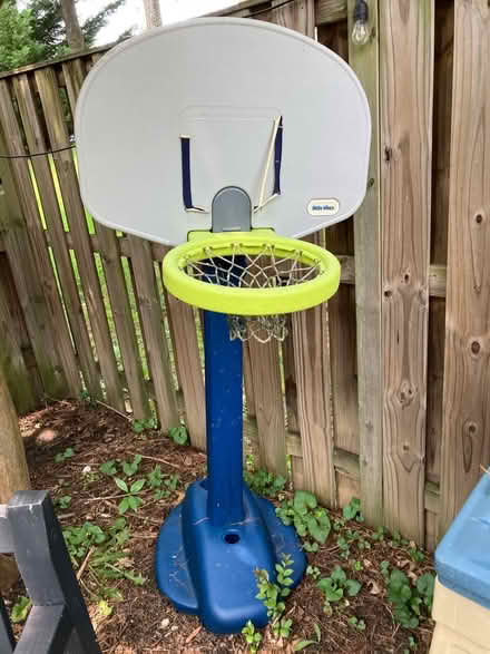 Photo of free Kids basketball hoop (Annandale) #1