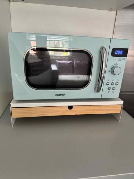 Photo of free Comfee microwave (Ealing) #1