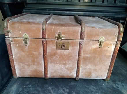 Photo of free Very decrepit old trunk (Kennington OX1) #1