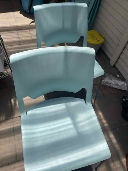Photo of free 2 plastic chairs (Sunnyvale (near CalTrain)) #3