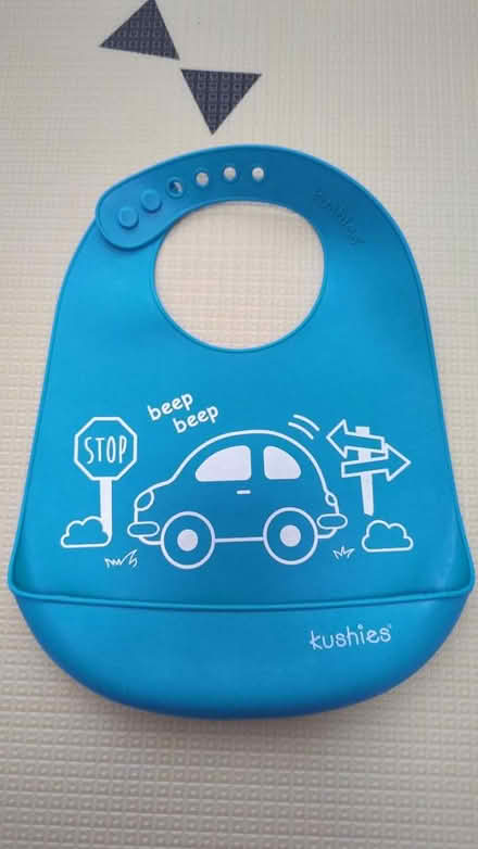 Photo of free A silicone bib for a small baby (Humber Bay, Etobicoke) #1