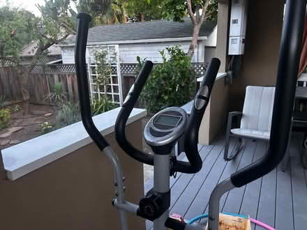 Photo of free Elliptical - screen may need fixing (Downtown Sunnyvale) #4