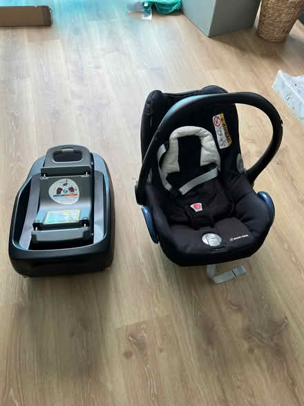 Photo of free baby car seat with isofix (N1) #1