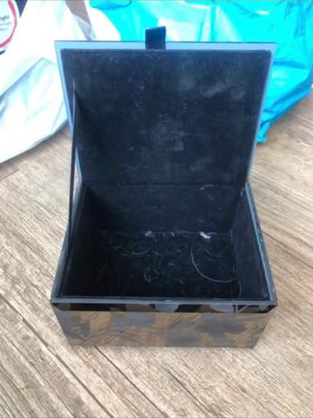 Photo of free Small mirrored jewellery box (Cheshunt En8) #2