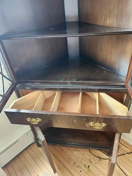 Photo of free corner curio cabinet (Vanier) #4