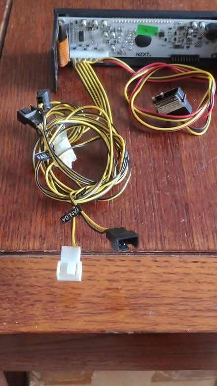 Photo of free Five-channel NZXT fan controller (Woodlands TW7) #3