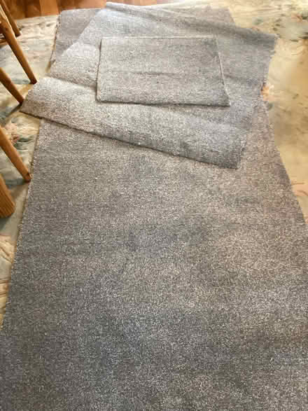 Photo of free Off cut grey carpet (LE2 Aylestone Leicester) #1