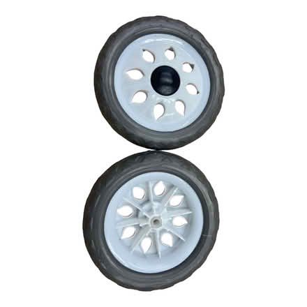 Photo of Shopping trolley wheels (King's Cross N1) #1