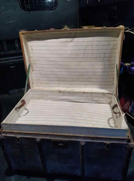 Photo of free Very decrepit old trunk (Kennington OX1) #2