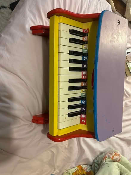 Photo of free Fixer upper toy piano (Rego Park Queens) #1