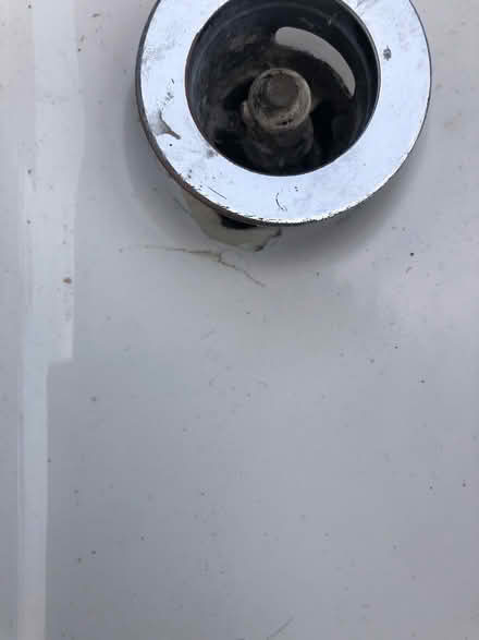 Photo of free Bathroom basin and pedestal (Goldthorn Hill WV2) #2