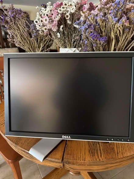 Photo of free DELL Flat Panel Monitor (McLean, VA) #2