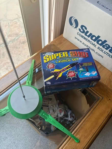 Photo of free Estes Rocket and launcher (Los Altos Grant and Fremont) #2